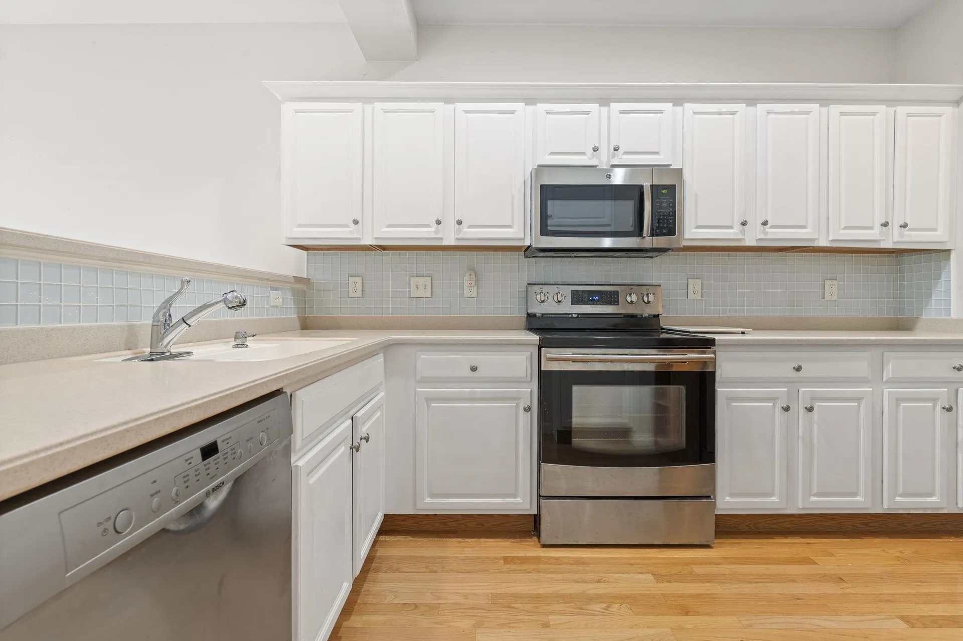 16 Edward Circle Bedford NH 03110