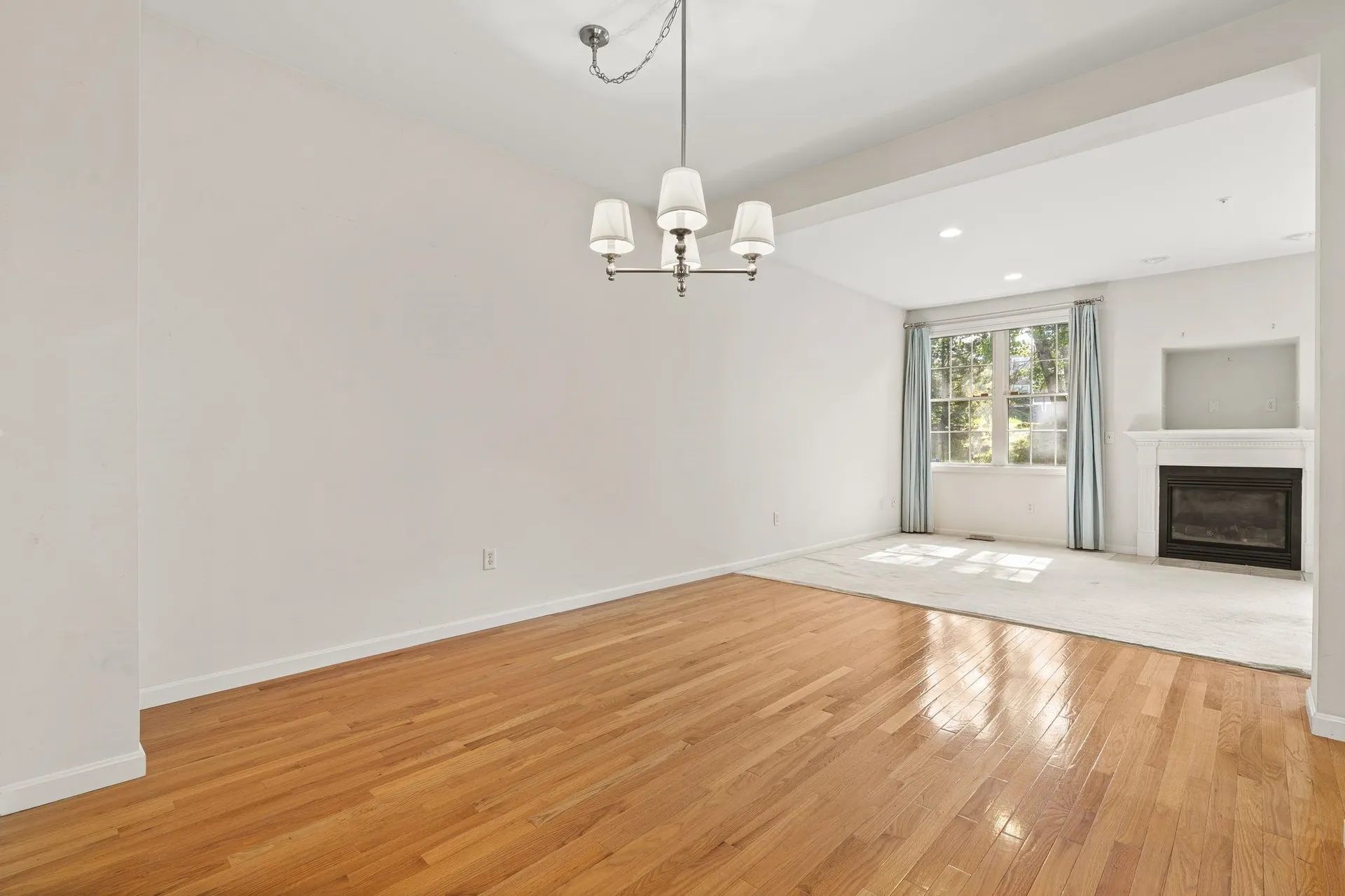 16 Edward Circle Bedford NH 03110