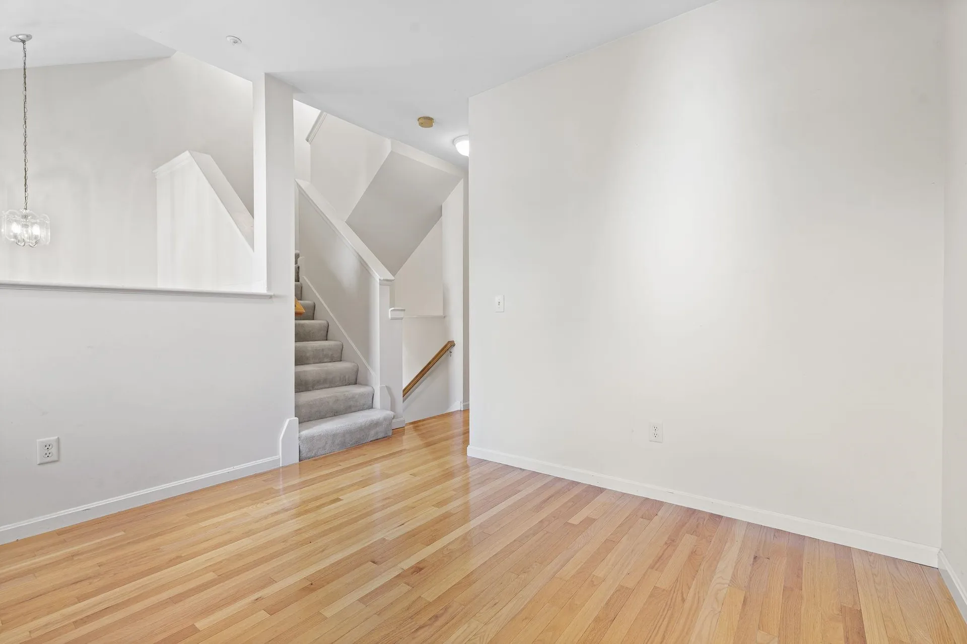 16 Edward Circle Bedford NH 03110