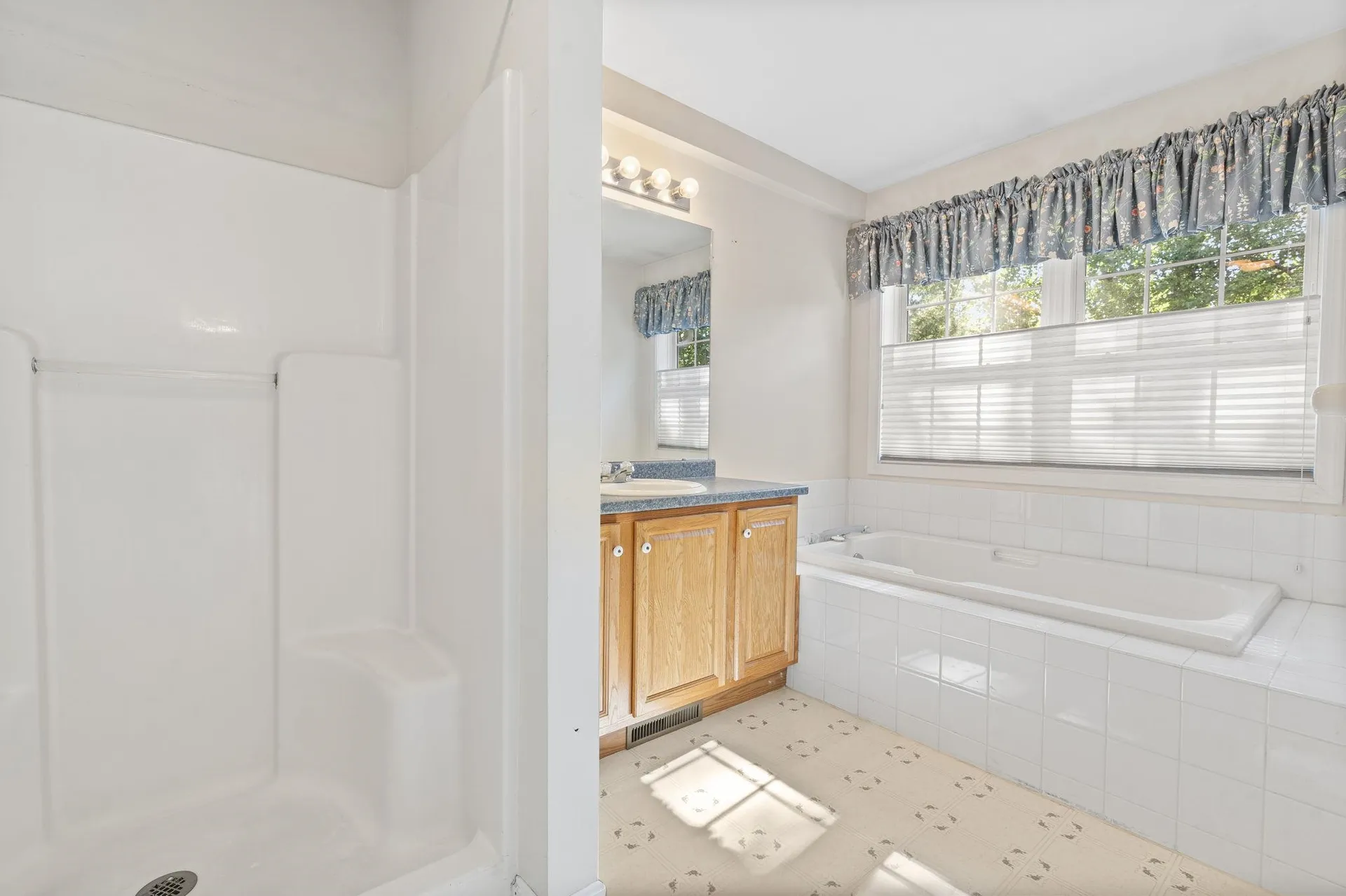 16 Edward Circle Bedford NH 03110