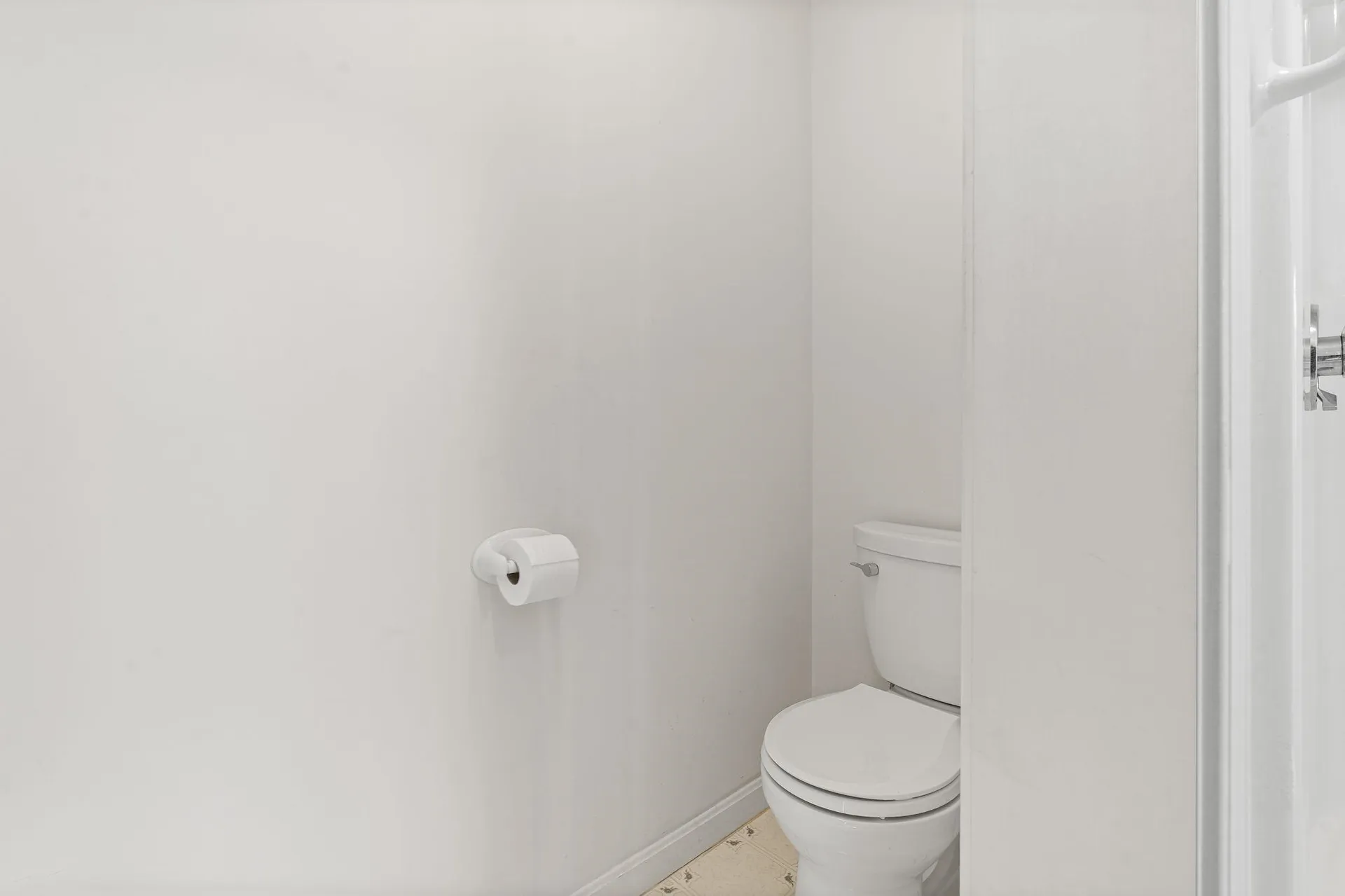 16 Edward Circle Bedford NH 03110