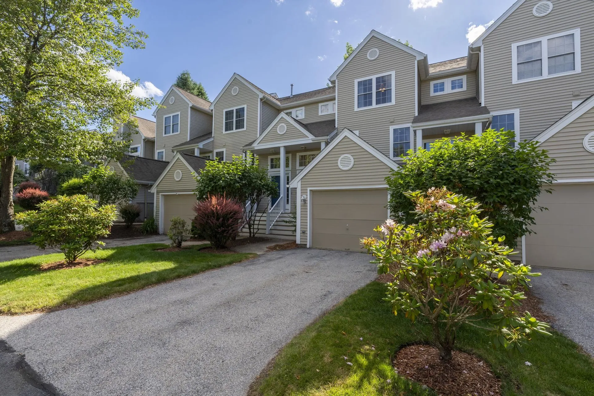 16 Edward Circle Bedford NH 03110