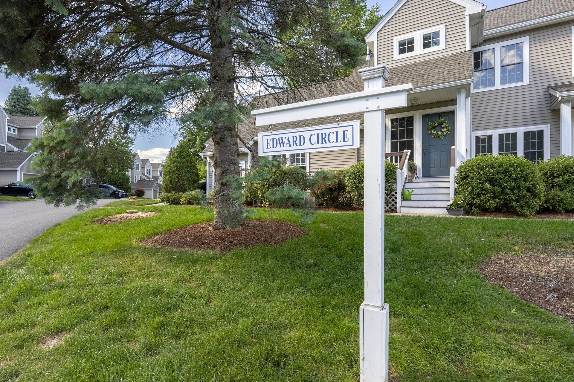 16 Edward Circle Bedford NH 03110