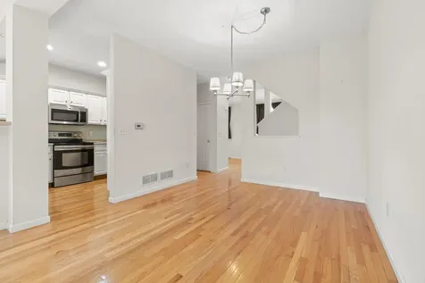 16 Edward Circle Bedford NH 03110