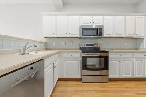 16 Edward Circle Bedford NH 03110