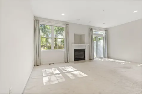 16 Edward Circle Bedford NH 03110