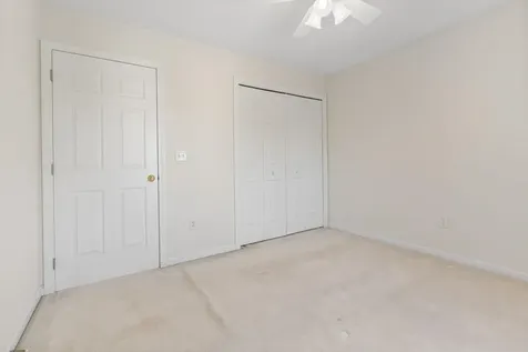 16 Edward Circle Bedford NH 03110