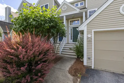 16 Edward Circle Bedford NH 03110