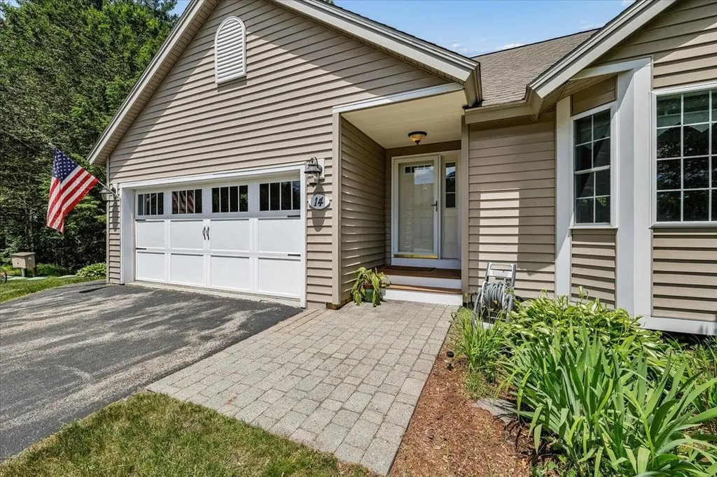 14 Aspen Drive Hampstead NH 03826