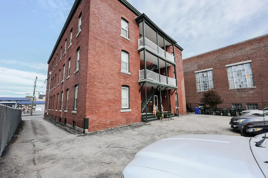 97 Bridge Street Manchester NH 03101-1652