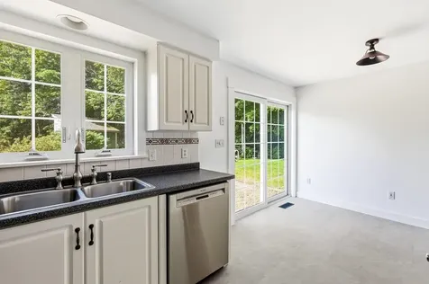 76 Mast Road Dover NH 03820