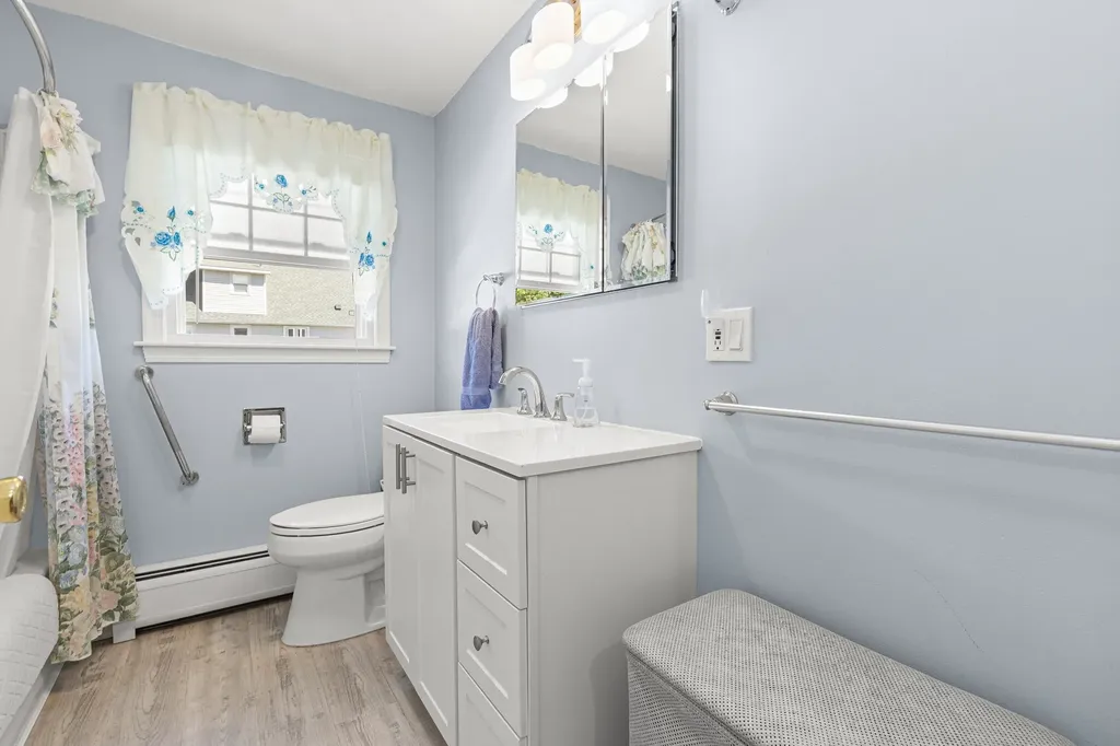 7 Hopi Drive Nashua NH 03063