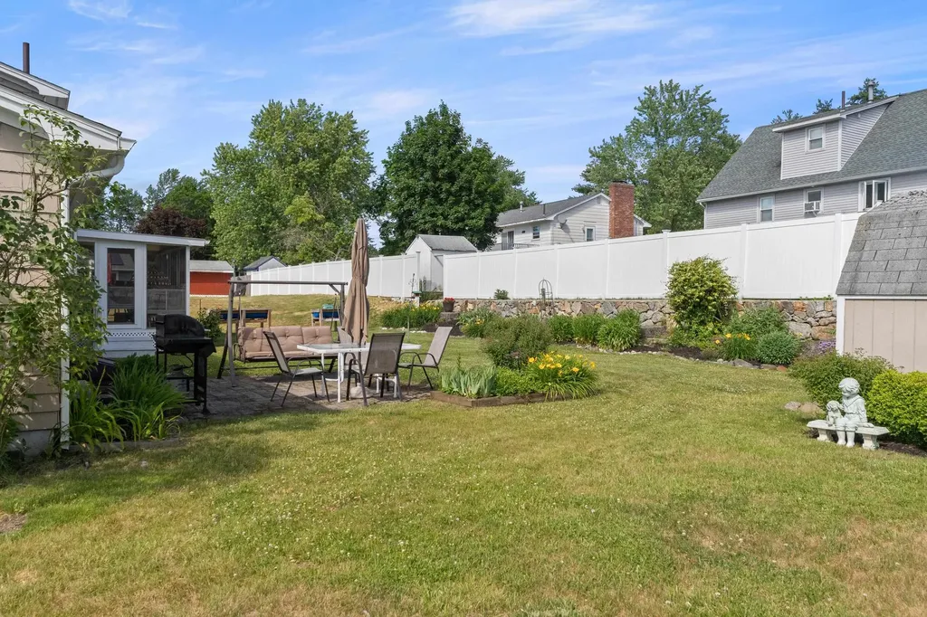 7 Hopi Drive Nashua NH 03063