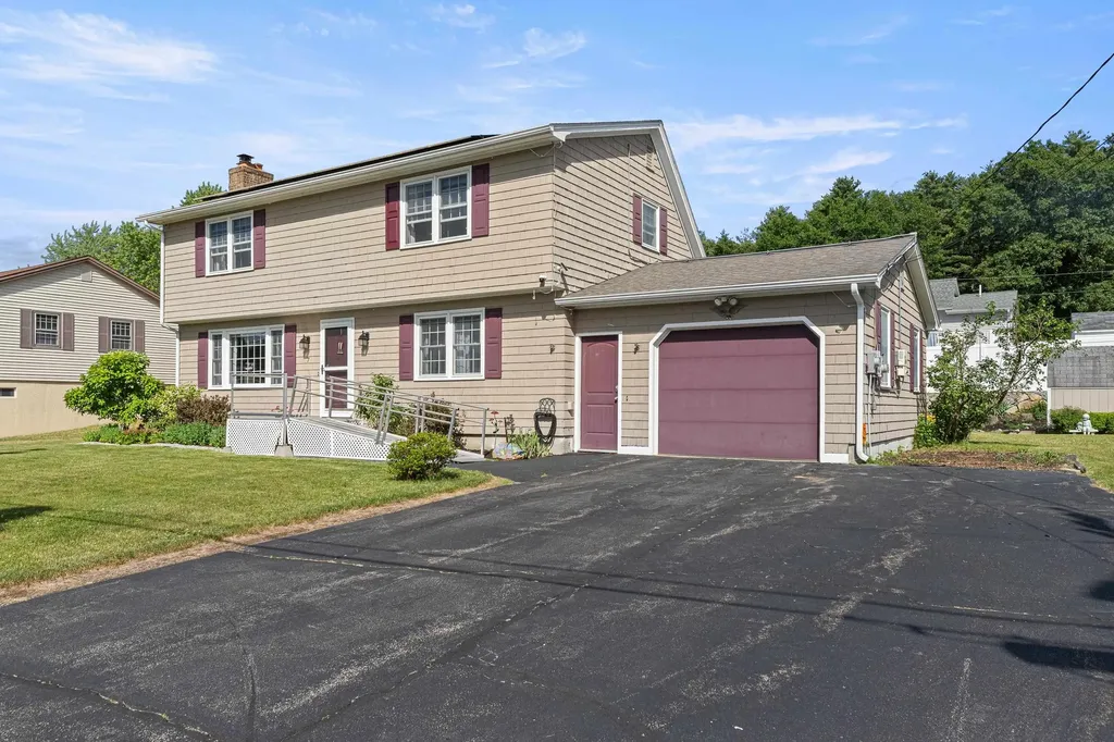 7 Hopi Drive Nashua NH 03063