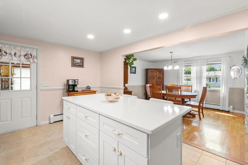 7 Hopi Drive Nashua NH 03063