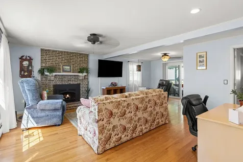 7 Hopi Drive Nashua NH 03063