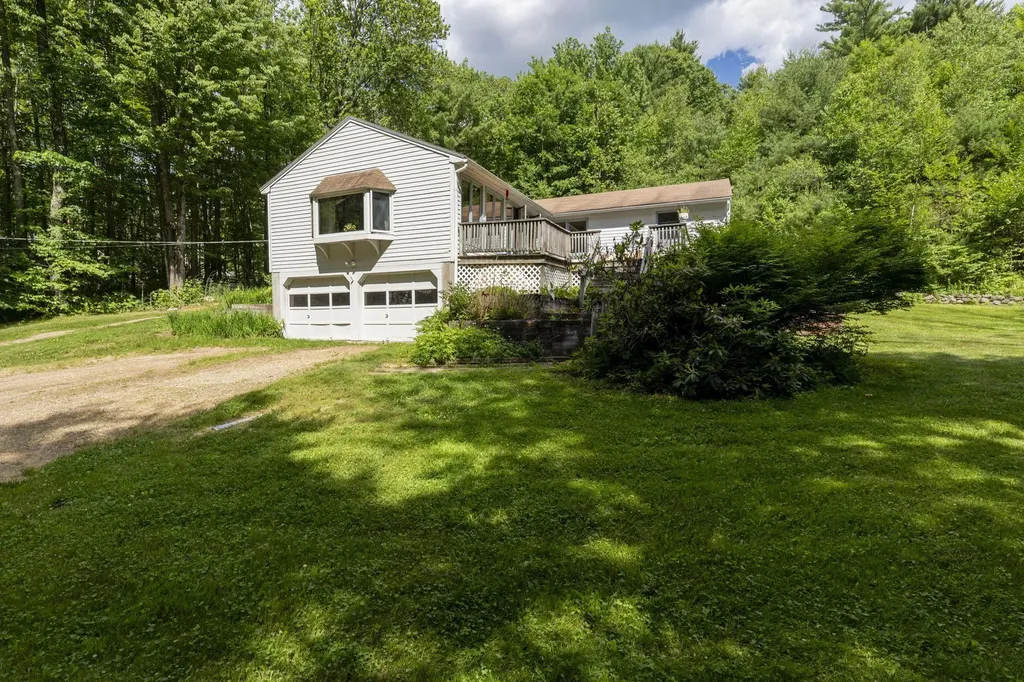 127 Mountain Road Deerfield NH 03037