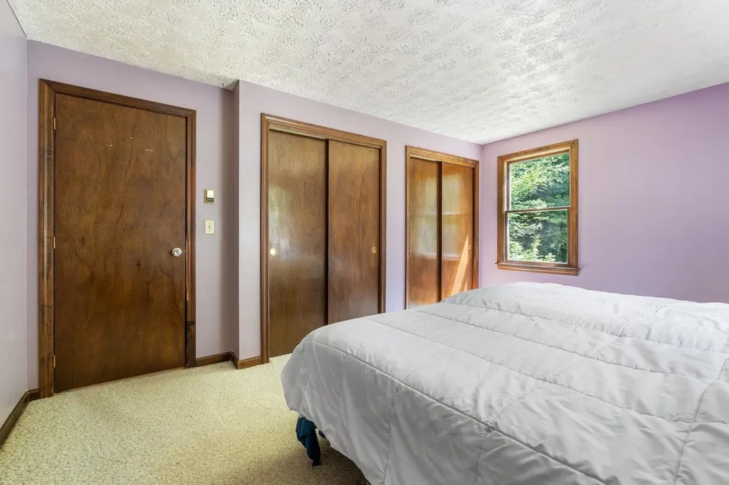 127 Mountain Road Deerfield NH 03037