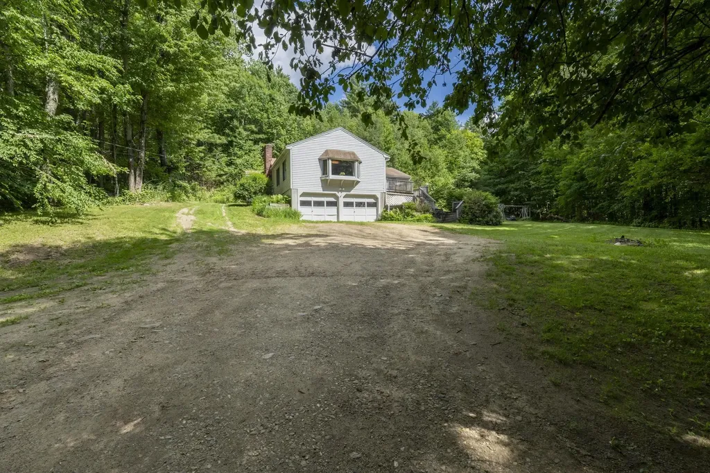 127 Mountain Road Deerfield NH 03037