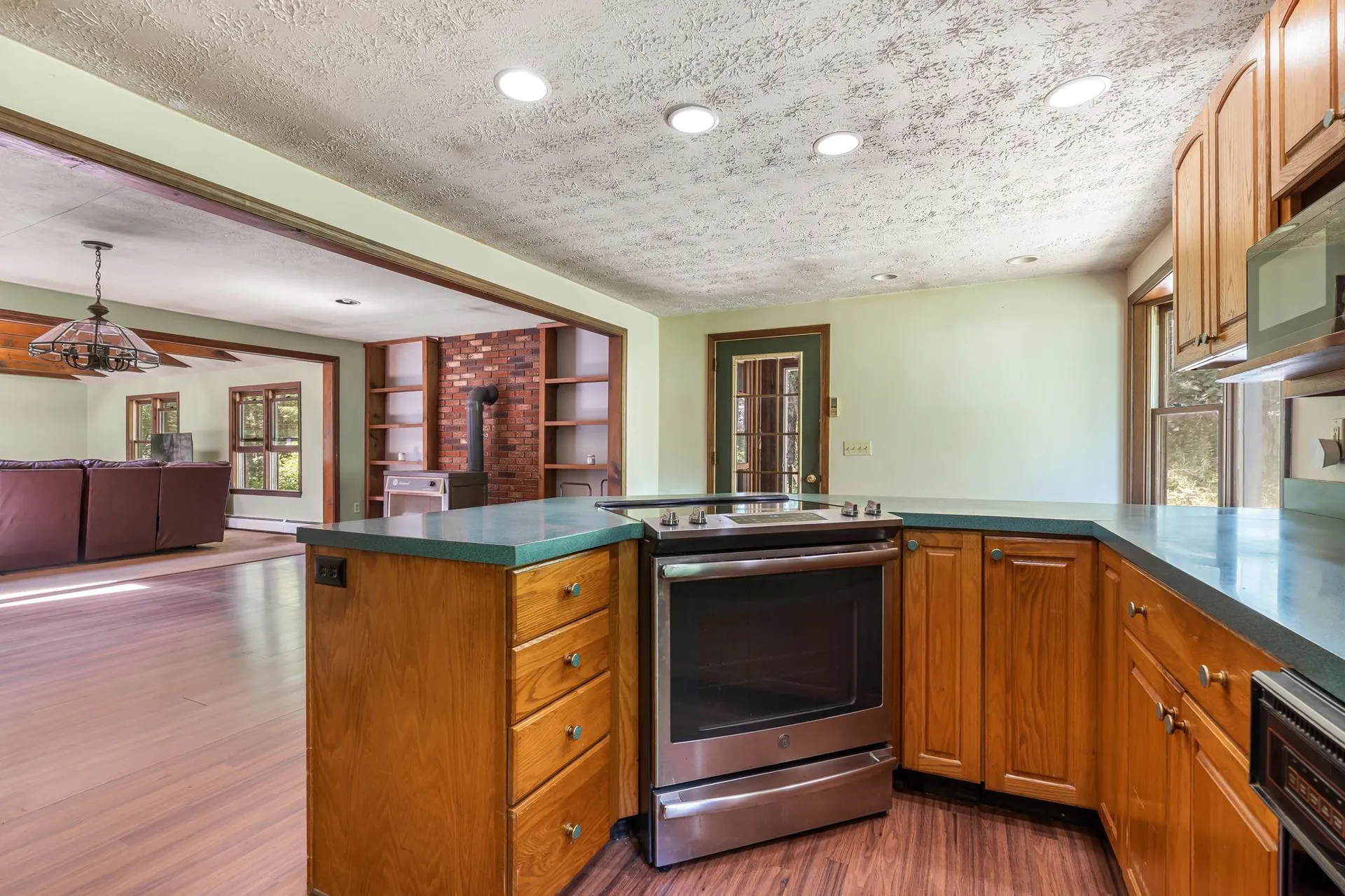 127 Mountain Road Deerfield NH 03037