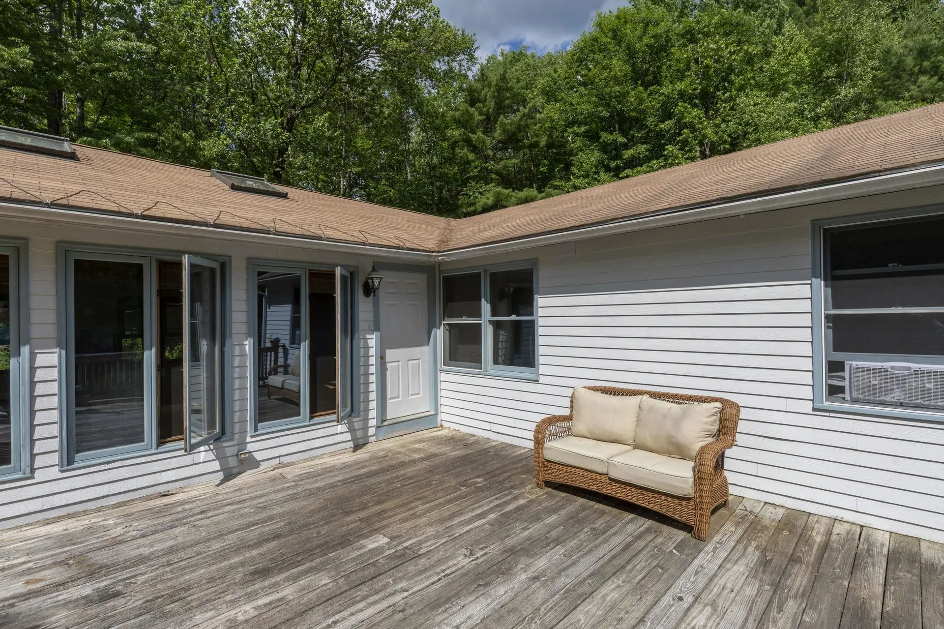 127 Mountain Road Deerfield NH 03037