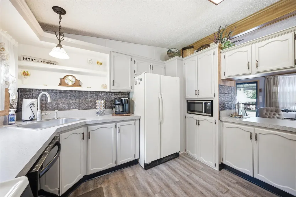 163 Donald Drive Goffstown NH 03045