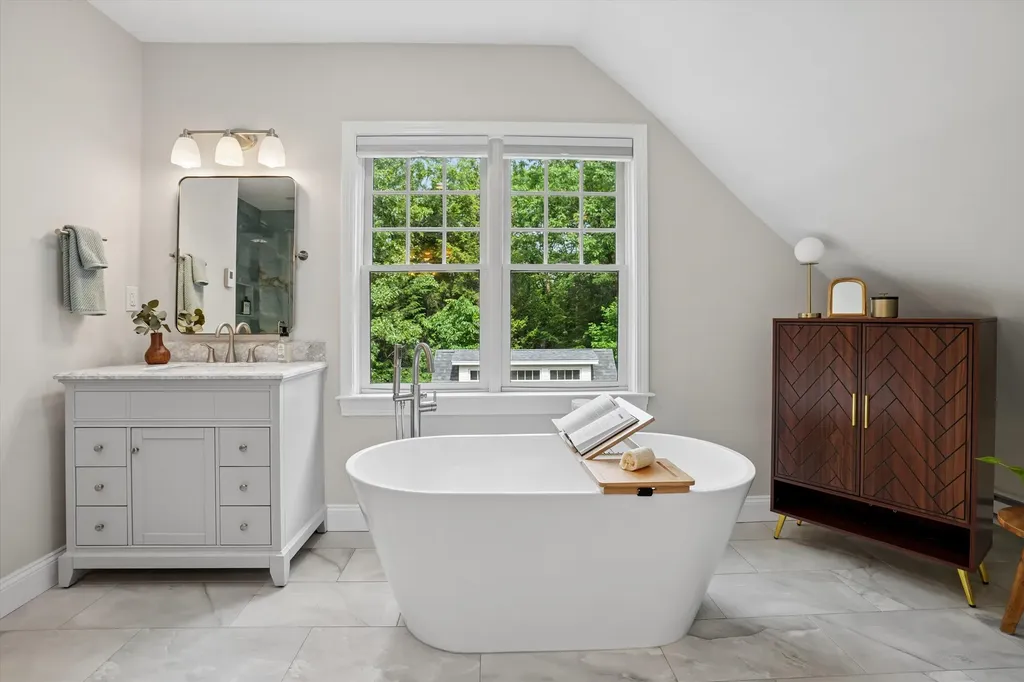 15 Strafford Lane Bedford NH 03110