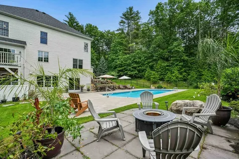 15 Strafford Lane Bedford NH 03110