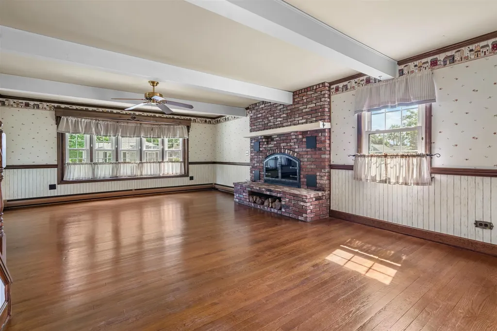 128 Holly Avenue Manchester NH 03103