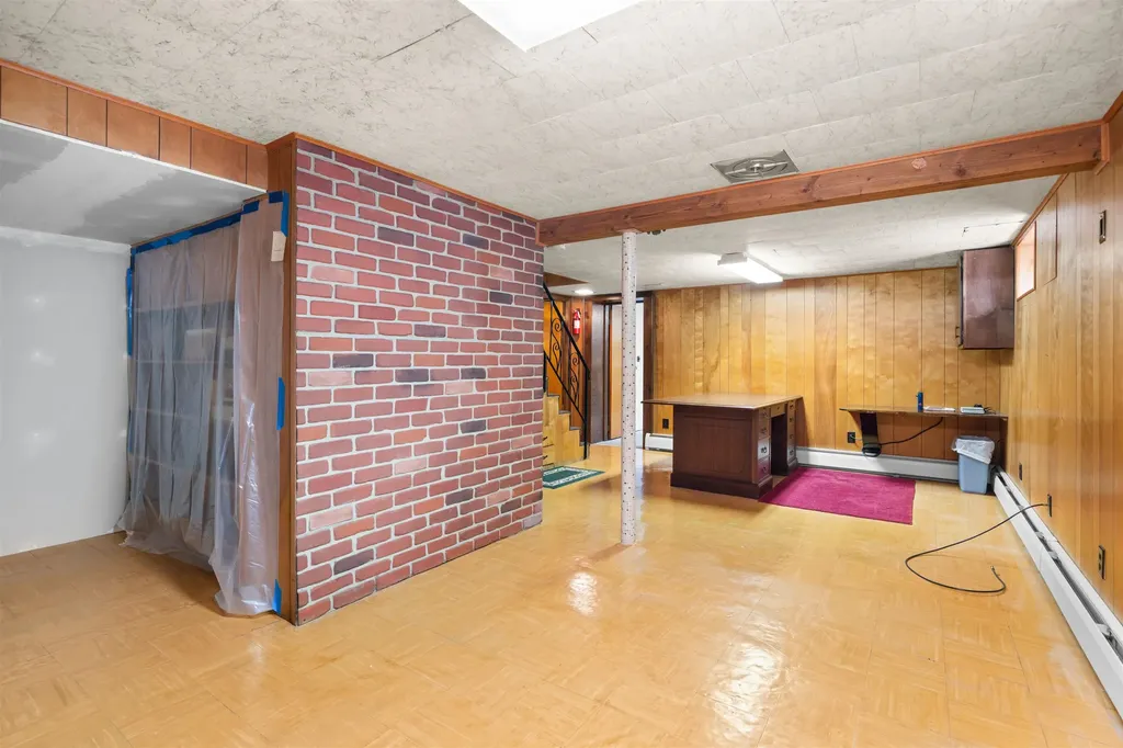 128 Holly Avenue Manchester NH 03103