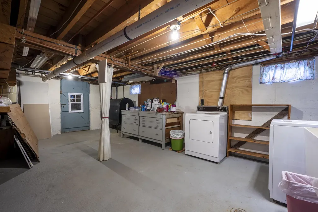 128 Holly Avenue Manchester NH 03103