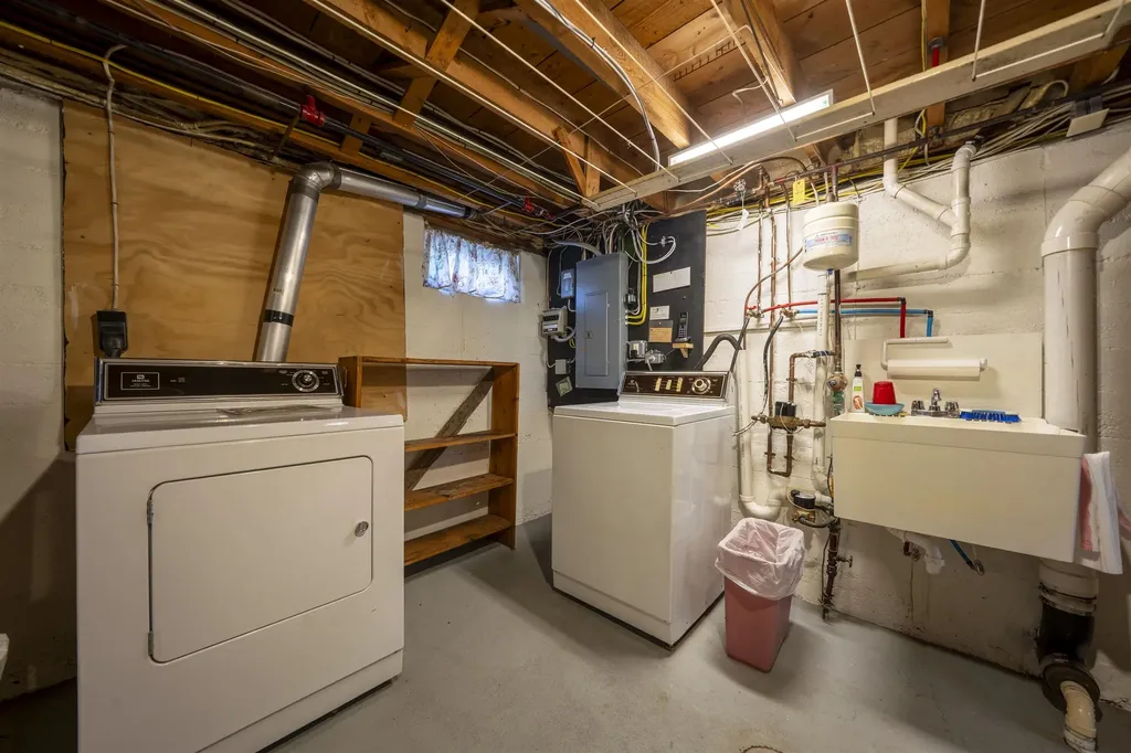 128 Holly Avenue Manchester NH 03103