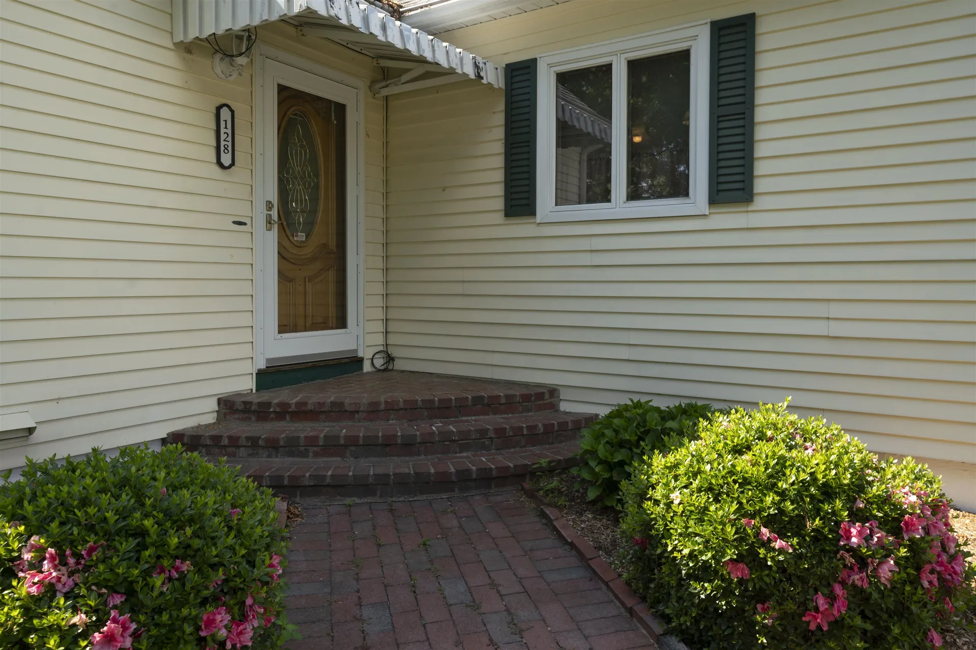 128 Holly Avenue Manchester NH 03103