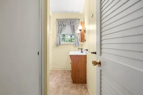128 Holly Avenue Manchester NH 03103