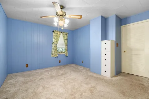 128 Holly Avenue Manchester NH 03103