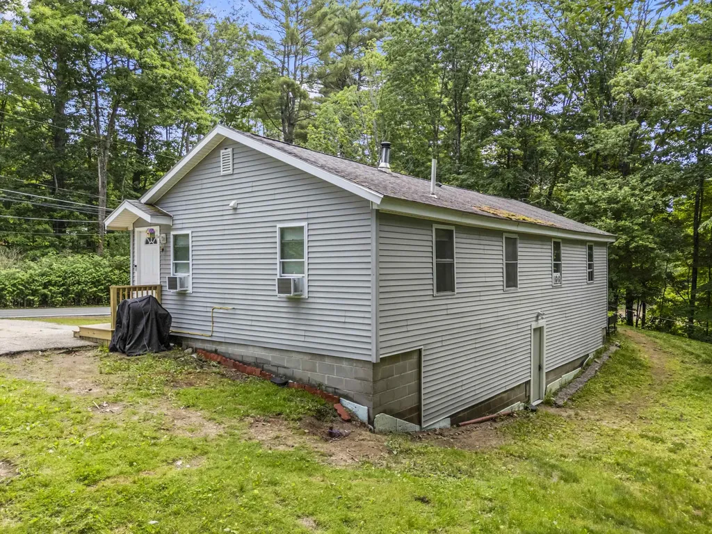 584 Chestnut Hill Road Farmington NH 03835