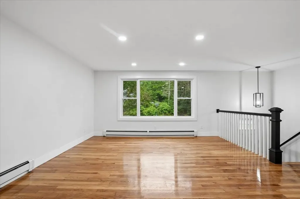 6 Horseshoe Lane Londonderry NH 03053