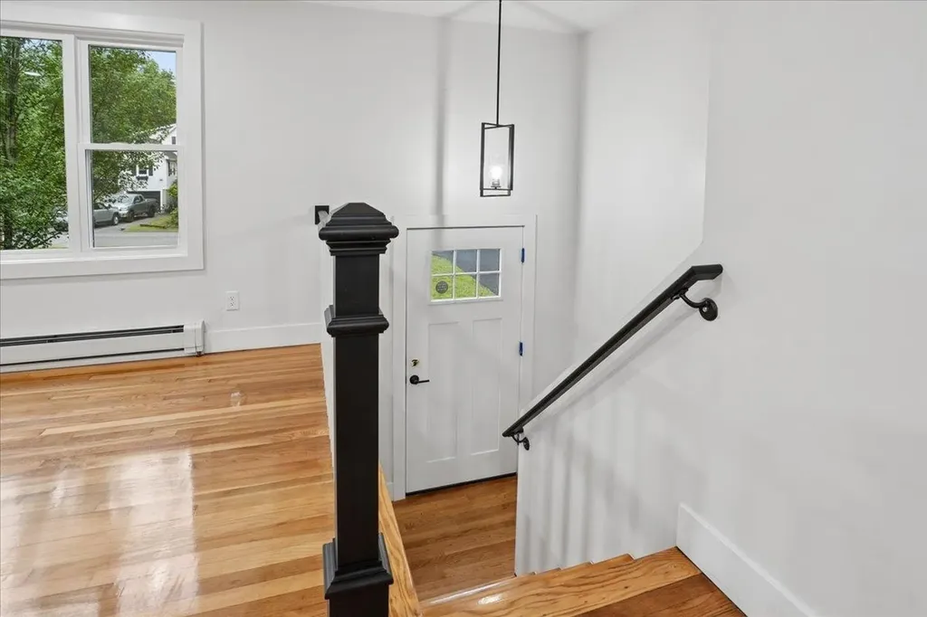 6 Horseshoe Lane Londonderry NH 03053