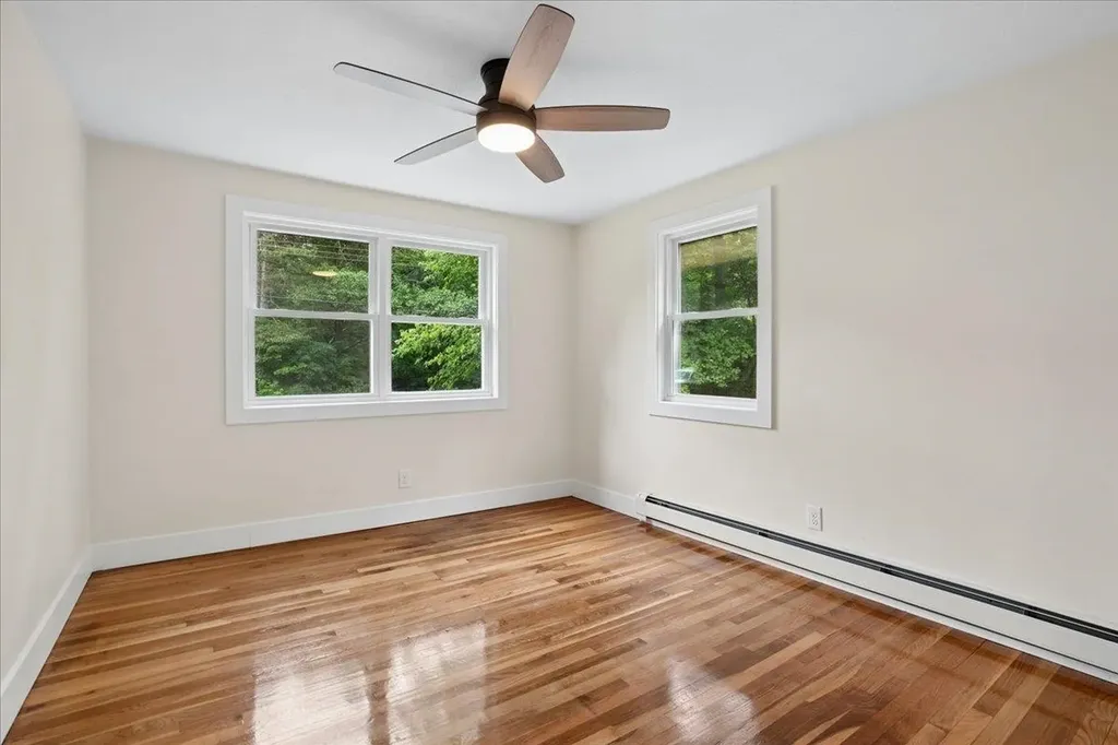 6 Horseshoe Lane Londonderry NH 03053