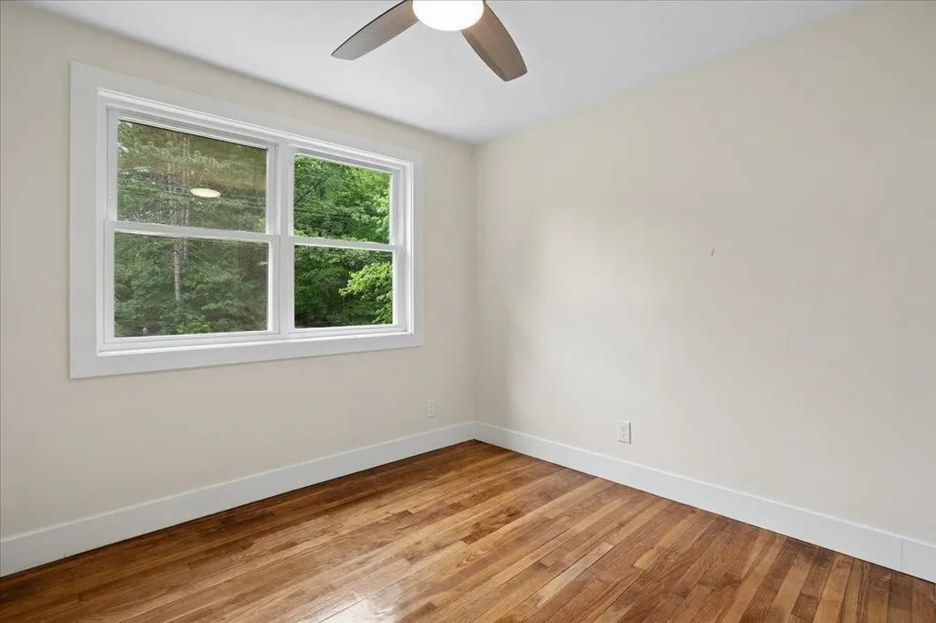 6 Horseshoe Lane Londonderry NH 03053