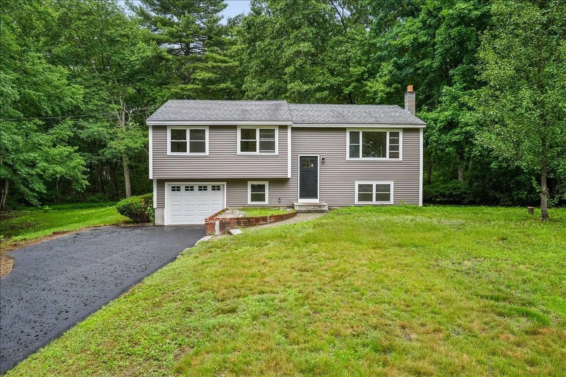 6 Horseshoe Lane Londonderry NH 03053