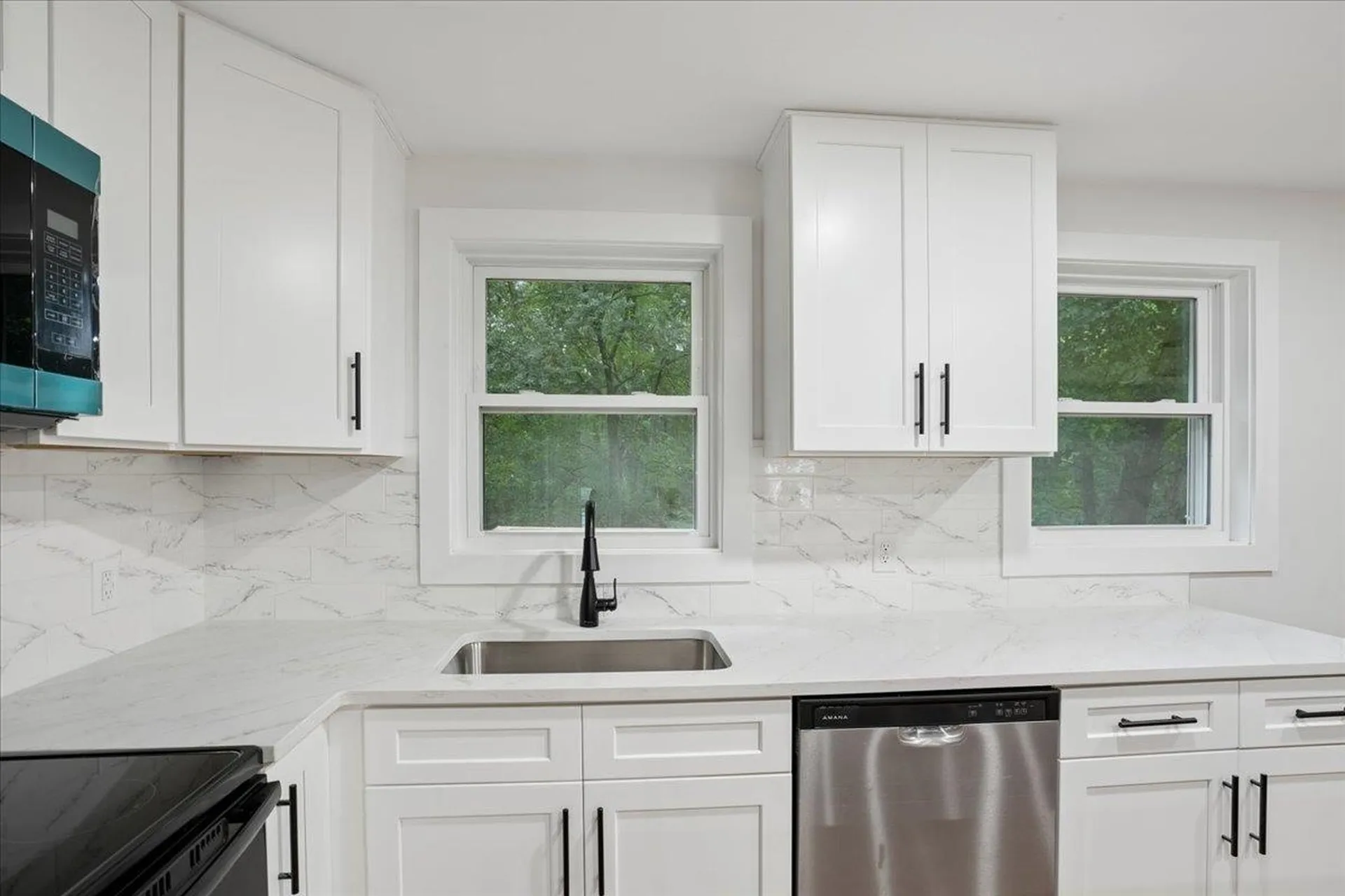 6 Horseshoe Lane Londonderry NH 03053
