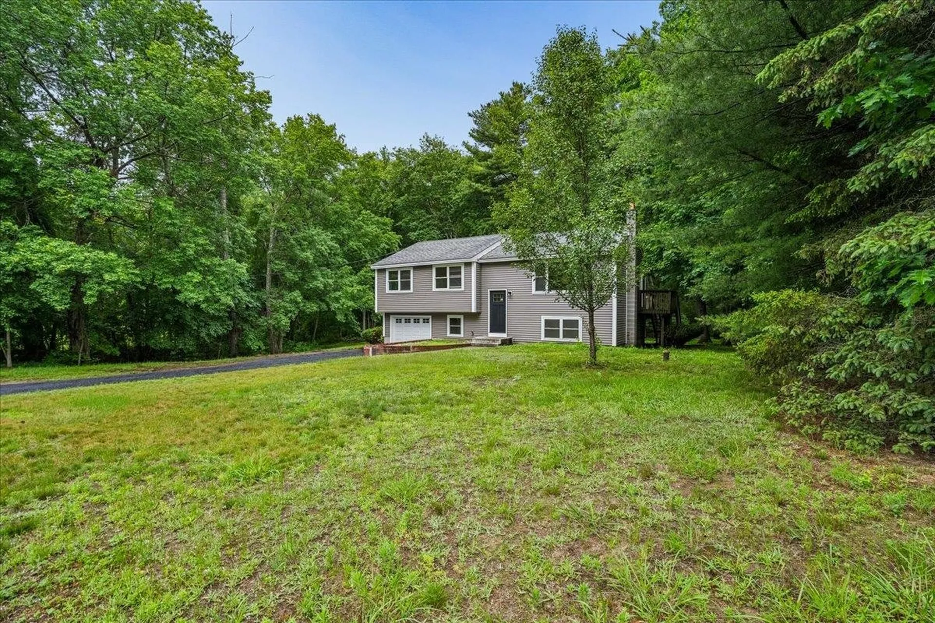 6 Horseshoe Lane Londonderry NH 03053