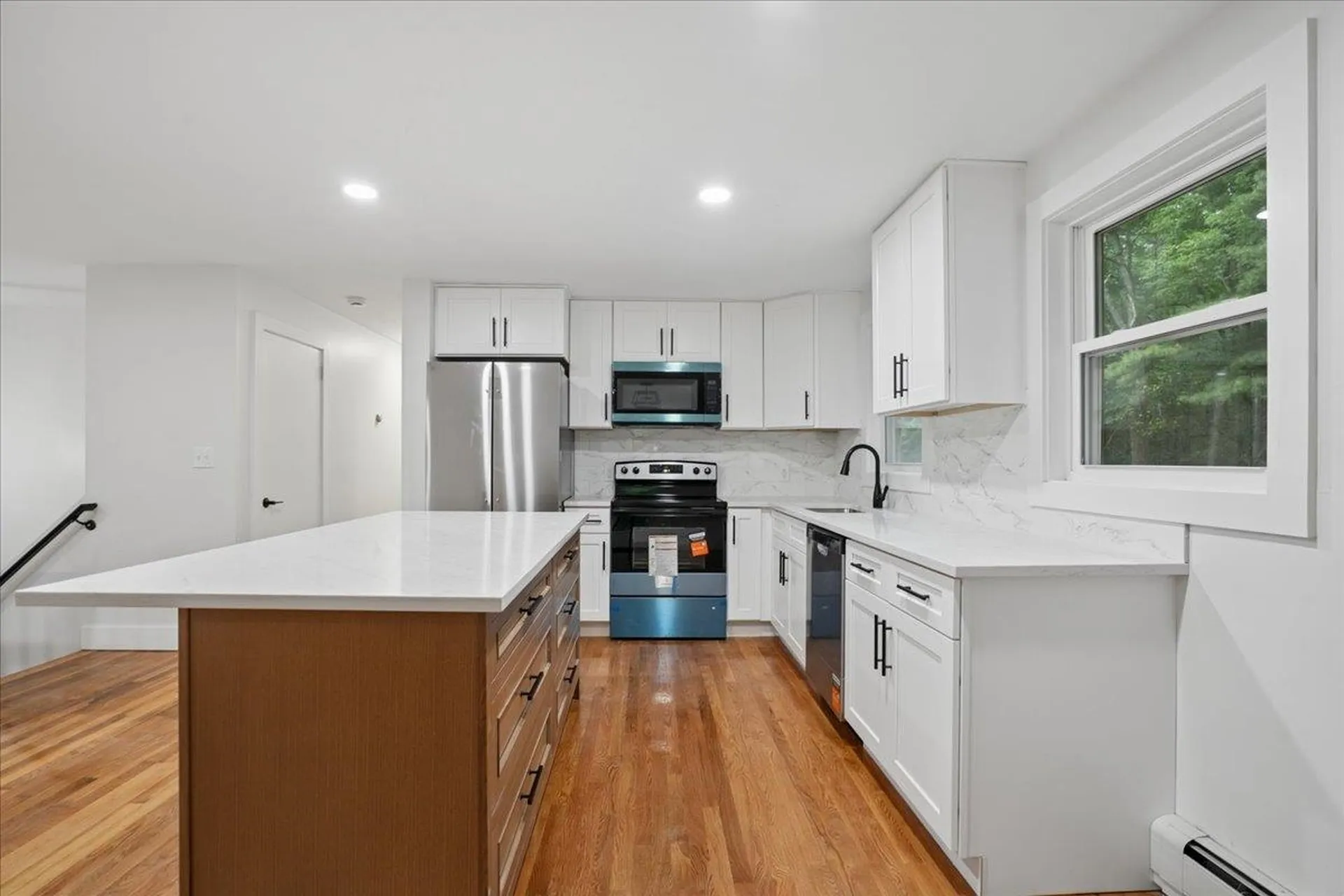 6 Horseshoe Lane Londonderry NH 03053