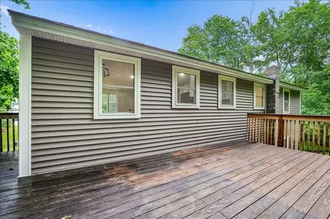 6 Horseshoe Lane Londonderry NH 03053