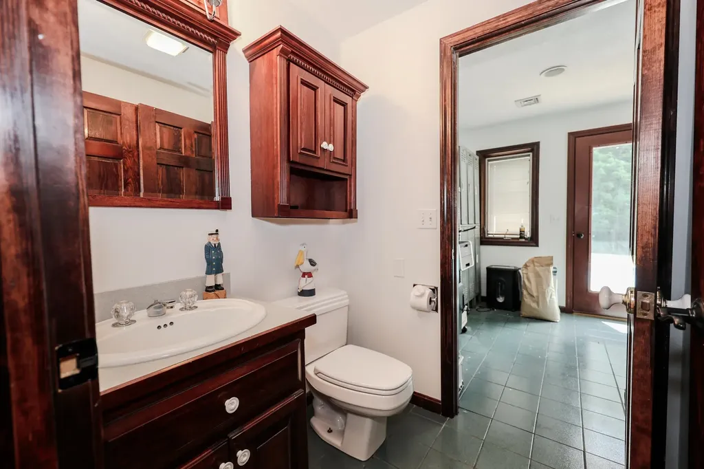 4 Cheney Lane Plaistow NH 03865