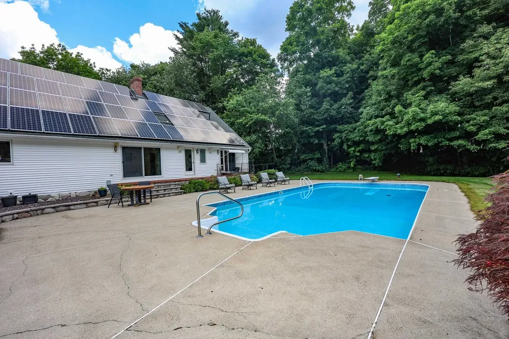 4 Cheney Lane Plaistow NH 03865