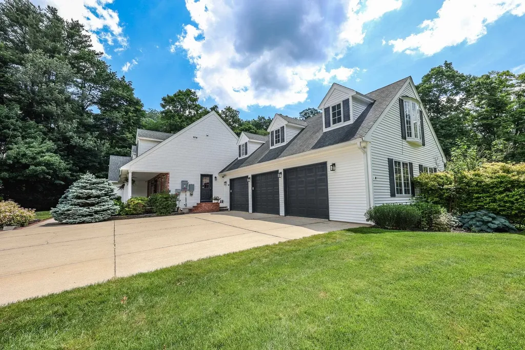 4 Cheney Lane Plaistow NH 03865