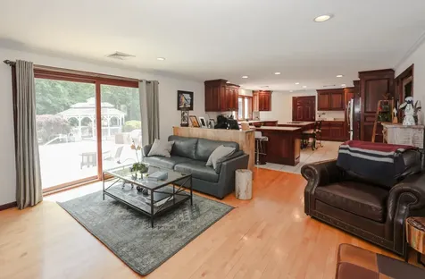 4 Cheney Lane Plaistow NH 03865