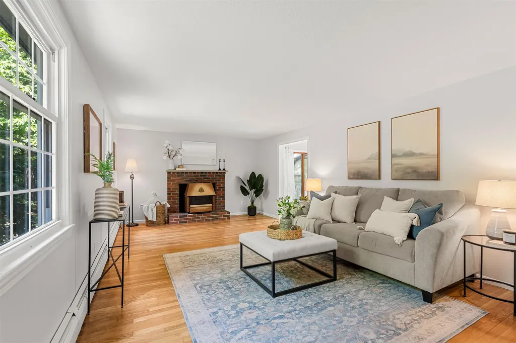 1 Danbury Circle Amherst NH 03031